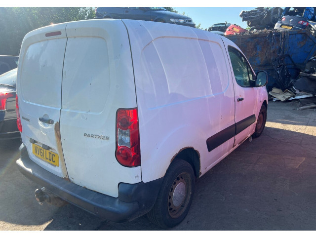 Форсунка топливная  Peugeot Partner 2008-2012    0445110311     