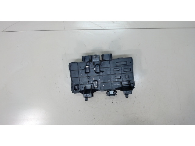 Блок предохранителей Nissan Rogue 2007-2013 7L3T14A067EA 2.5