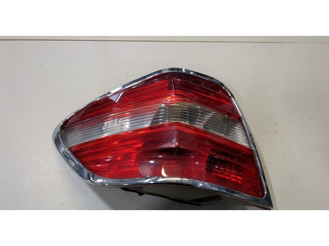 Задний фонарь          