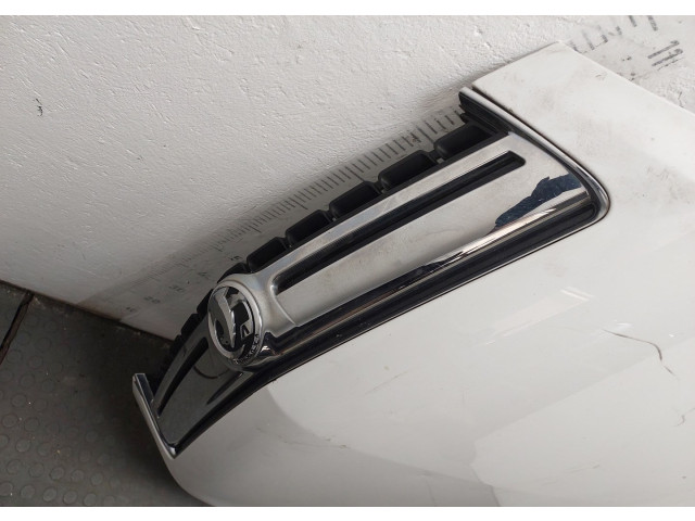 Решетка радиатора  Opel Antara          