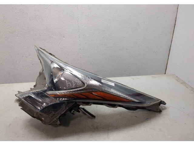 Фара передняя  Toyota Prius 2015-2019 левая 