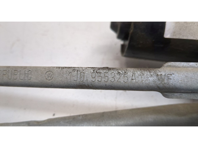 Двигатель стеклоочистителя (моторчик дворников) передний  Audi A3 (8L) 1996-2003      