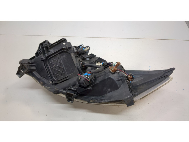 Фара передняя Toyota Auris E15 2006-2012 правая