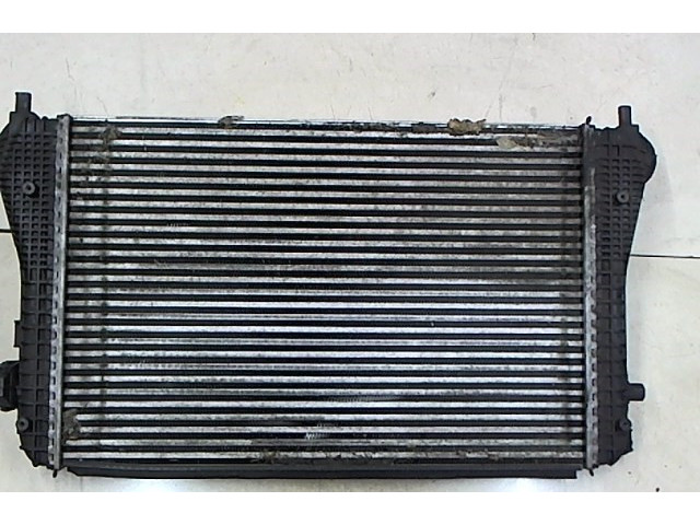 Интеркулер  Volkswagen Golf 5 2003-2009 1.9  1K0145803R    