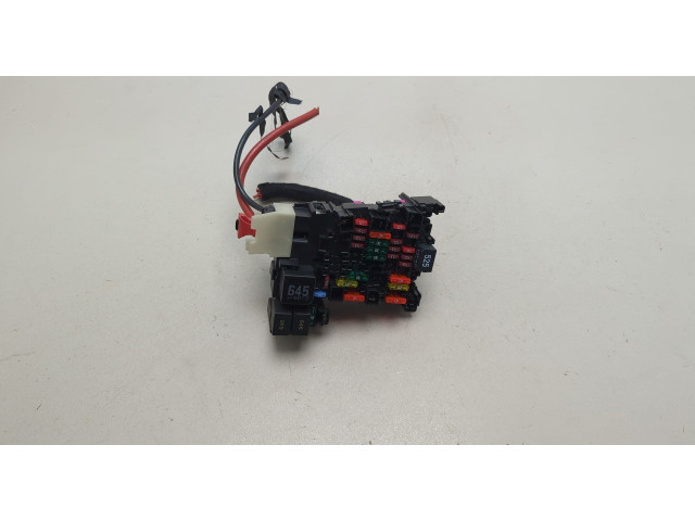 Блок предохранителей Volkswagen Jetta 7 2018-2024 5Q0937615C