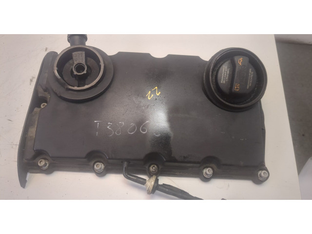 Клапанная крышка двигателя ДВС  Audi A4 (B7) 2005-2007      