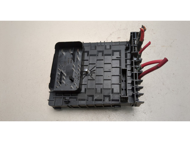 Блок предохранителей Skoda Octavia (A5) 2004-2013