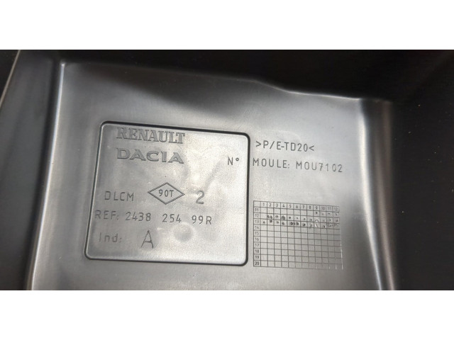 Крышка блока предохранителей  Dacia Sandero 2013-2020      243825499r   
