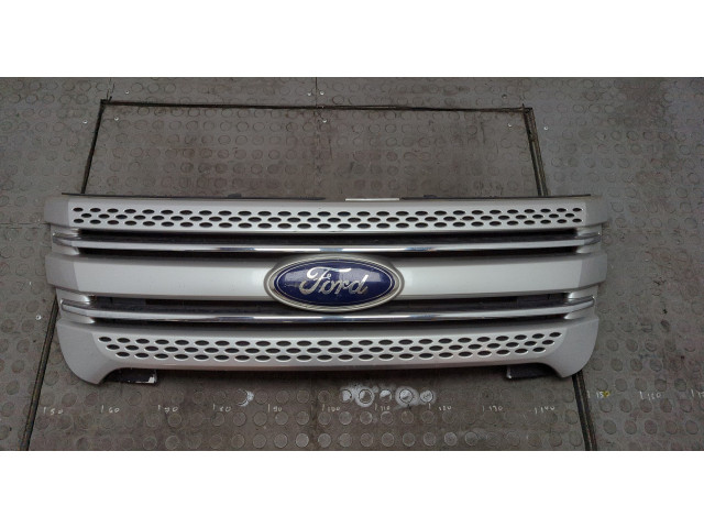 Решетка радиатора  Ford Explorer 2010-2015          