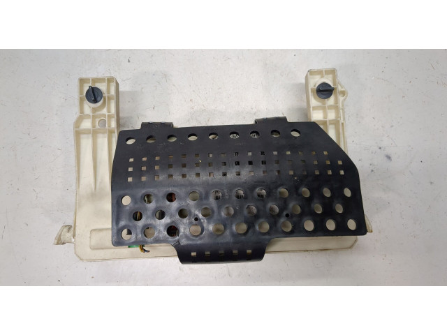 Блок предохранителей  Ford Focus 2 2005-2008         