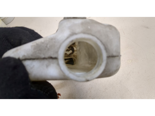 Бачок расширительный Mitsubishi Carisma