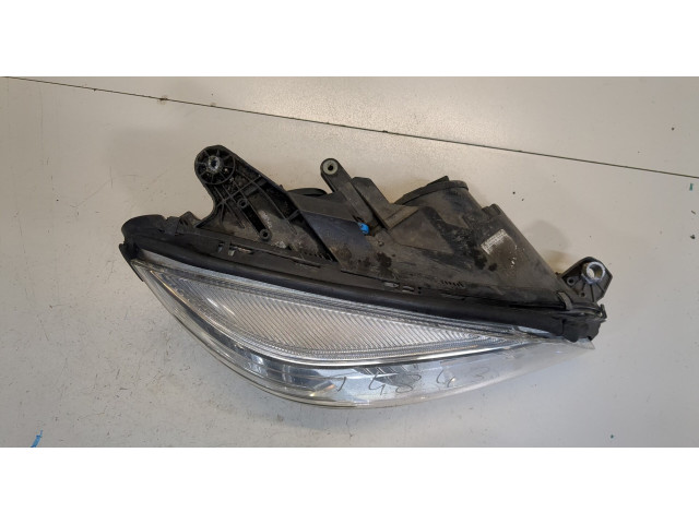 Фара передняя  Mercedes C W204 2007-2013 правая 