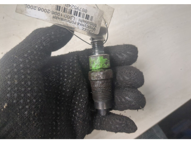 Форсунка топливная Mitsubishi L200 1996-2006