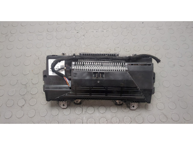 Панель приборов  Volvo V60 2018-       36051312     