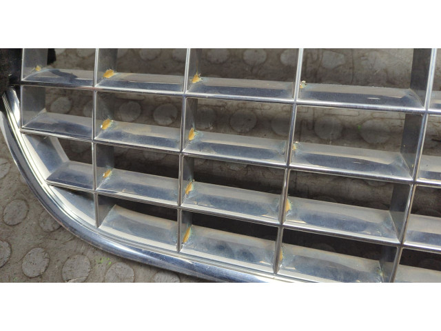 Решетка радиатора  Ford Explorer 2001-2006          