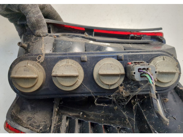 Задний фонарь          