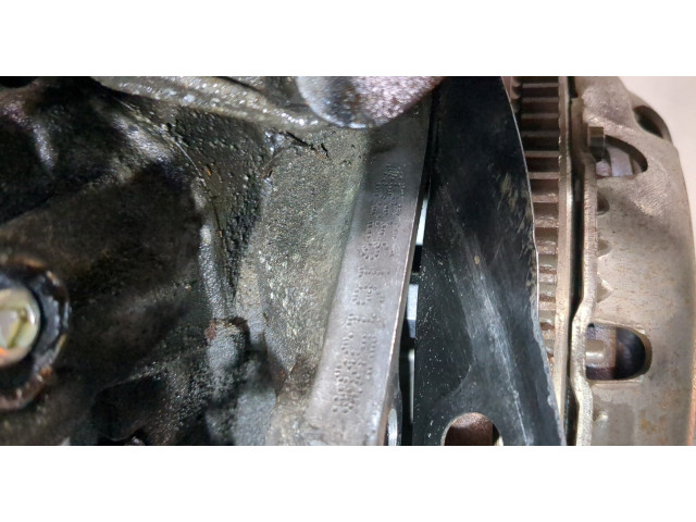 Клапанная крышка двигателя ДВС  Audi A3 (8P) 2004-2008 1.6     