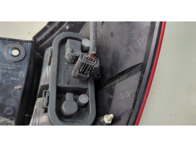 Задний фонарь