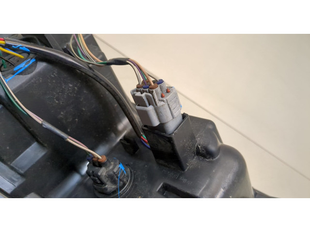 Фара передняя  Toyota Camry XV70 2017-2021 правая 