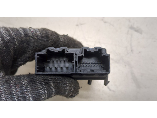 Блок комфорта  Chevrolet Equinox 2017-      13517920  