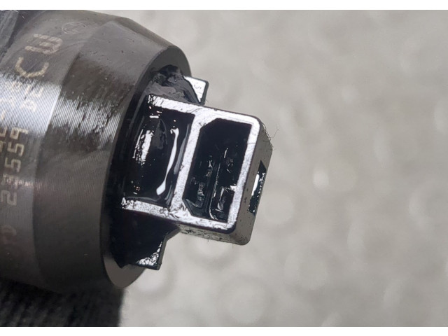 Форсунка топливная Volkswagen Golf 5 2003-2009 038130073BR