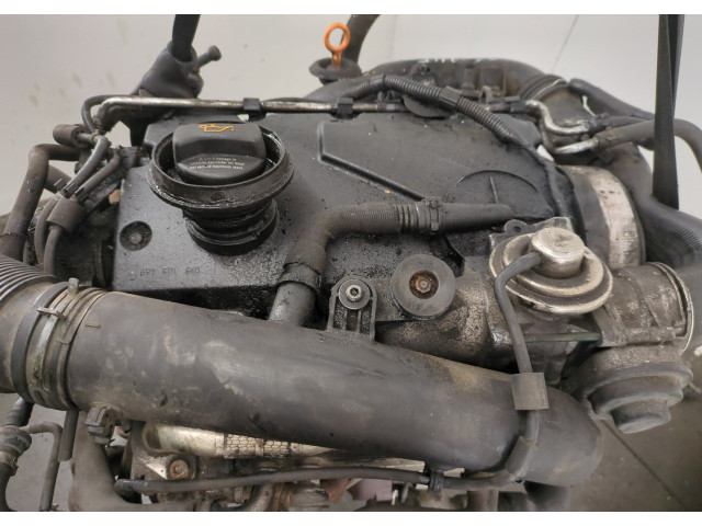 Форсунка топливная Volkswagen Touran 2003-2006 038130073AG