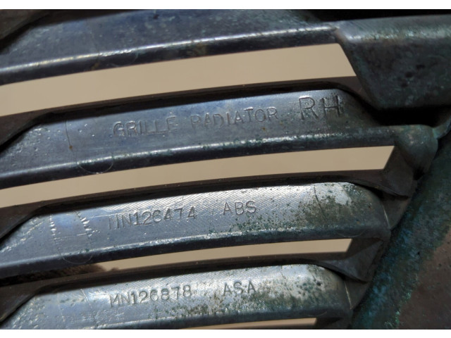 Решетка радиатора Mitsubishi Lancer 9 2003-2006