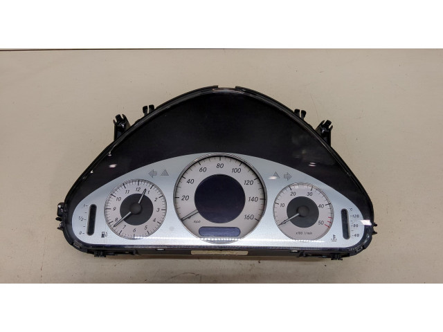 Панель приборов  Mercedes E W211 2002-2009            