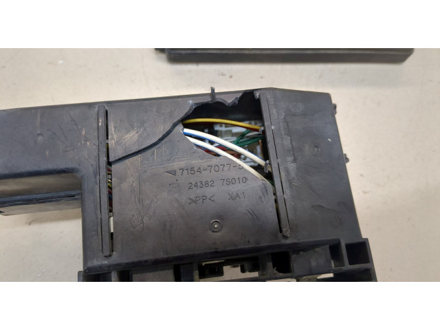 Блок реле  Infiniti QX56 2004-2010         