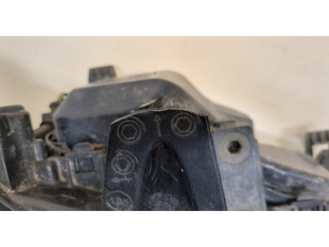 Фара передняя Ford Focus 2 2005-2008 правая