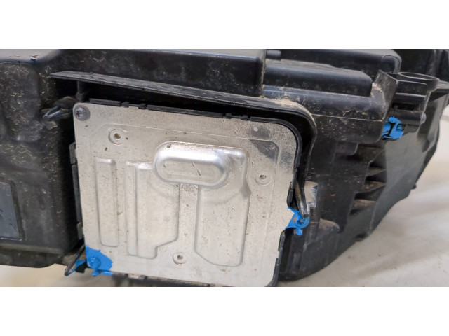 Фара передняя  Volvo XC40 правая 