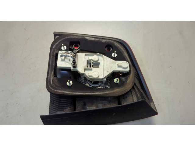 Задний фонарь