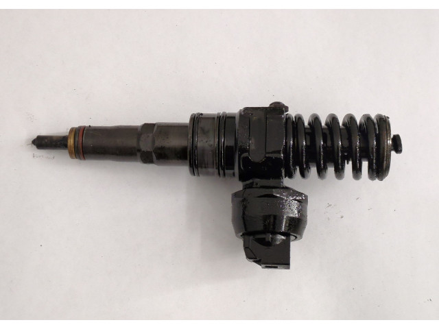 Форсунка топливная Volkswagen Caddy 2004-2015 038130073BR, 038130080BX