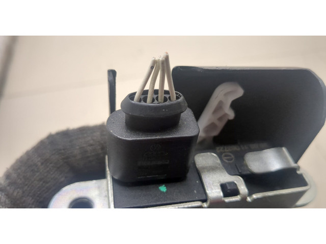 Замок багажника  Volkswagen Tiguan 2007-2011       