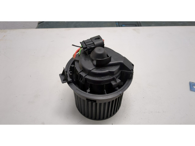 Моторчик печки Dacia Sandero 2012-2020