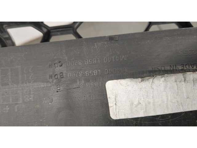 Решетка радиатора  Ford Explorer 2019-          