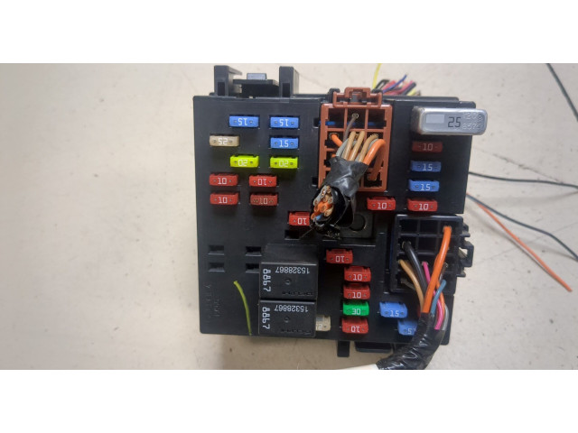 Блок предохранителей  Chevrolet Tahoe 1999-2006         