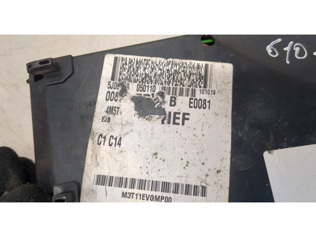 Блок предохранителей  Ford Focus 2 2005-2008         