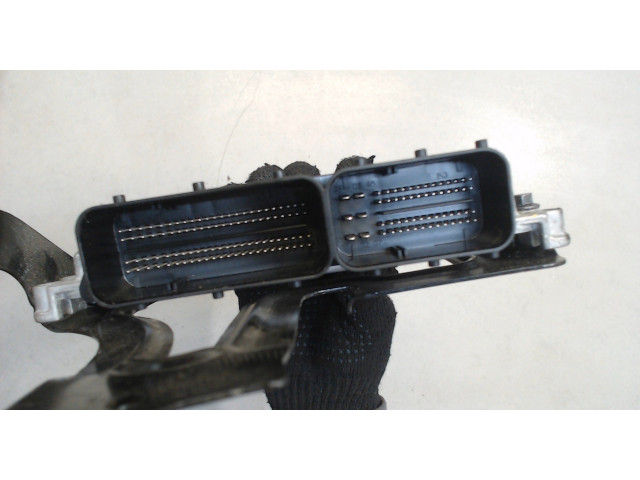 Блок управления двигателем Volvo XC40