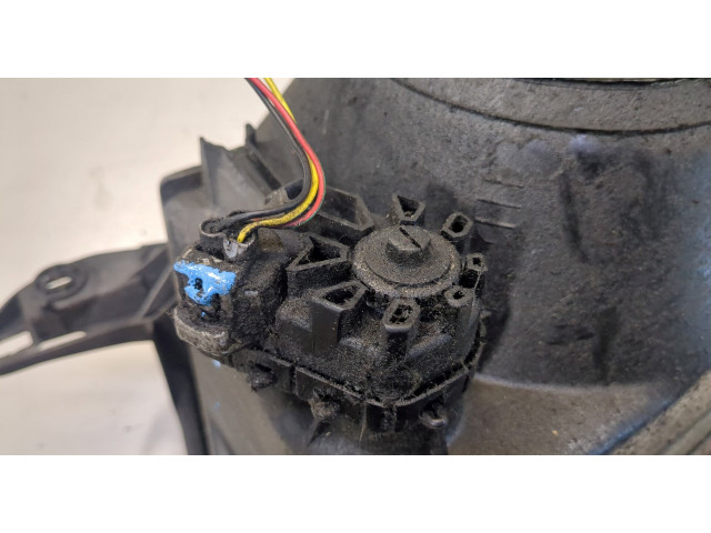 Фара передняя Mitsubishi Pajero / Montero 2000-2006 правая