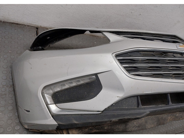 Бампер  Chevrolet Malibu 2015-2018 передний   84042377