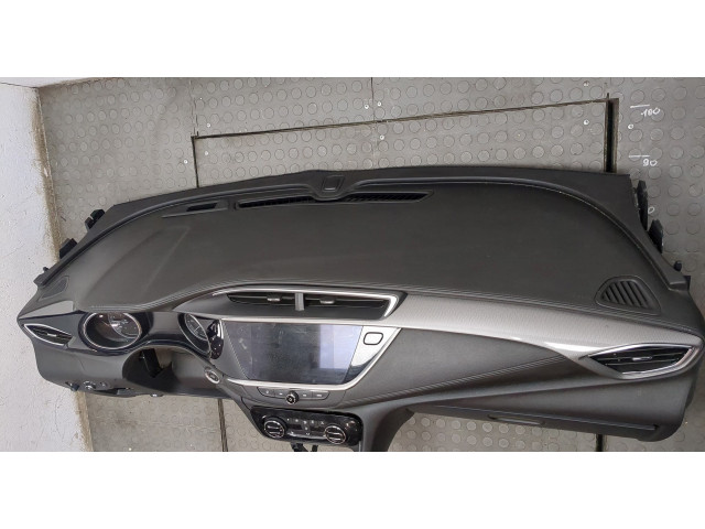 Дисплей бортового компьютера Buick Encore GX 2019-2024