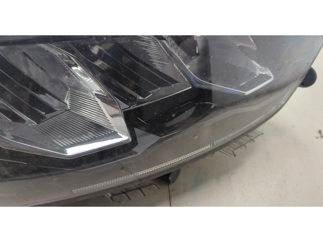 Фара передняя  Peugeot 208 2019-2025 правая 