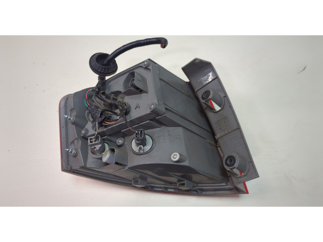 Задний фонарь          