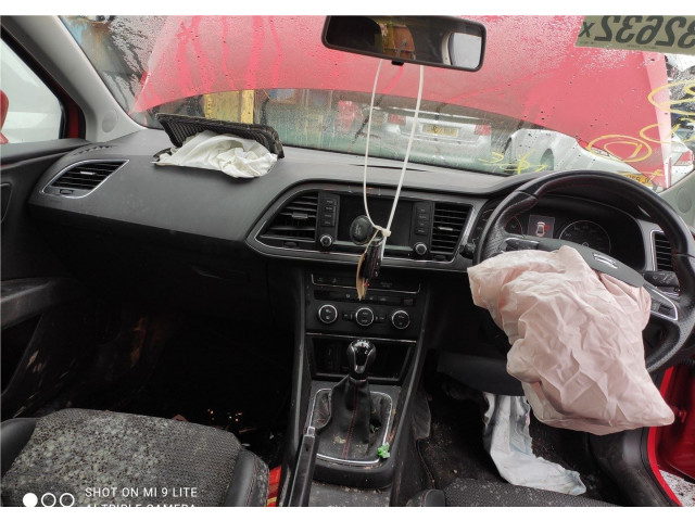 Генератор Seat Leon 3 2012-2016 04E90015A, 04E903015 3 1.4 бензин