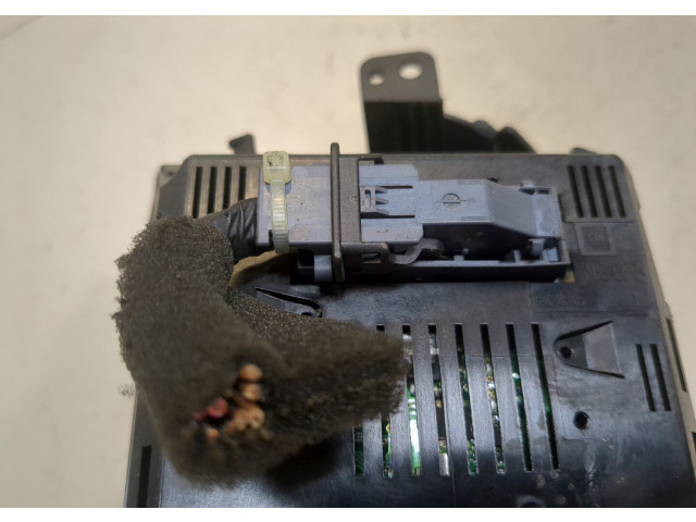 Дисплей бортового компьютера  Opel Antara 96627614, 565412769, 281174266       