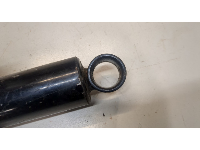 Стойка амортизатора Mitsubishi L200 2015-2019 2.4 дизель