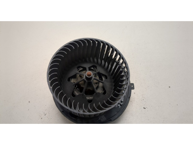 Моторчик печки Skoda Octavia (A5) 2004-2013 1K2820015G 1K2820015G
