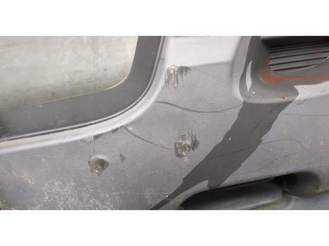 Бампер  Ford Explorer 2001-2006 передний   1L2Z17D957VAC