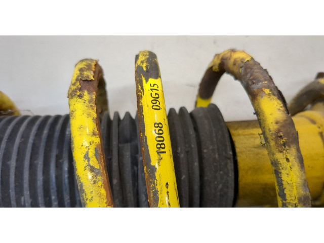 Стойка амортизатора Volkswagen Golf 4 1997-2005